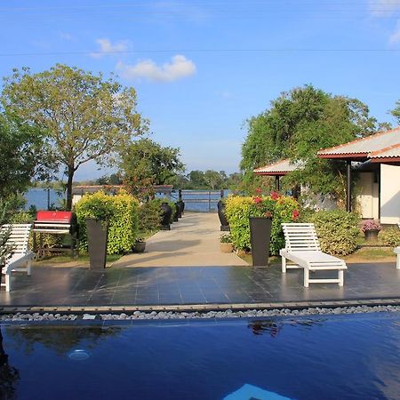 Flower Garden Lake Resort Tissamaharama Bagian luar foto