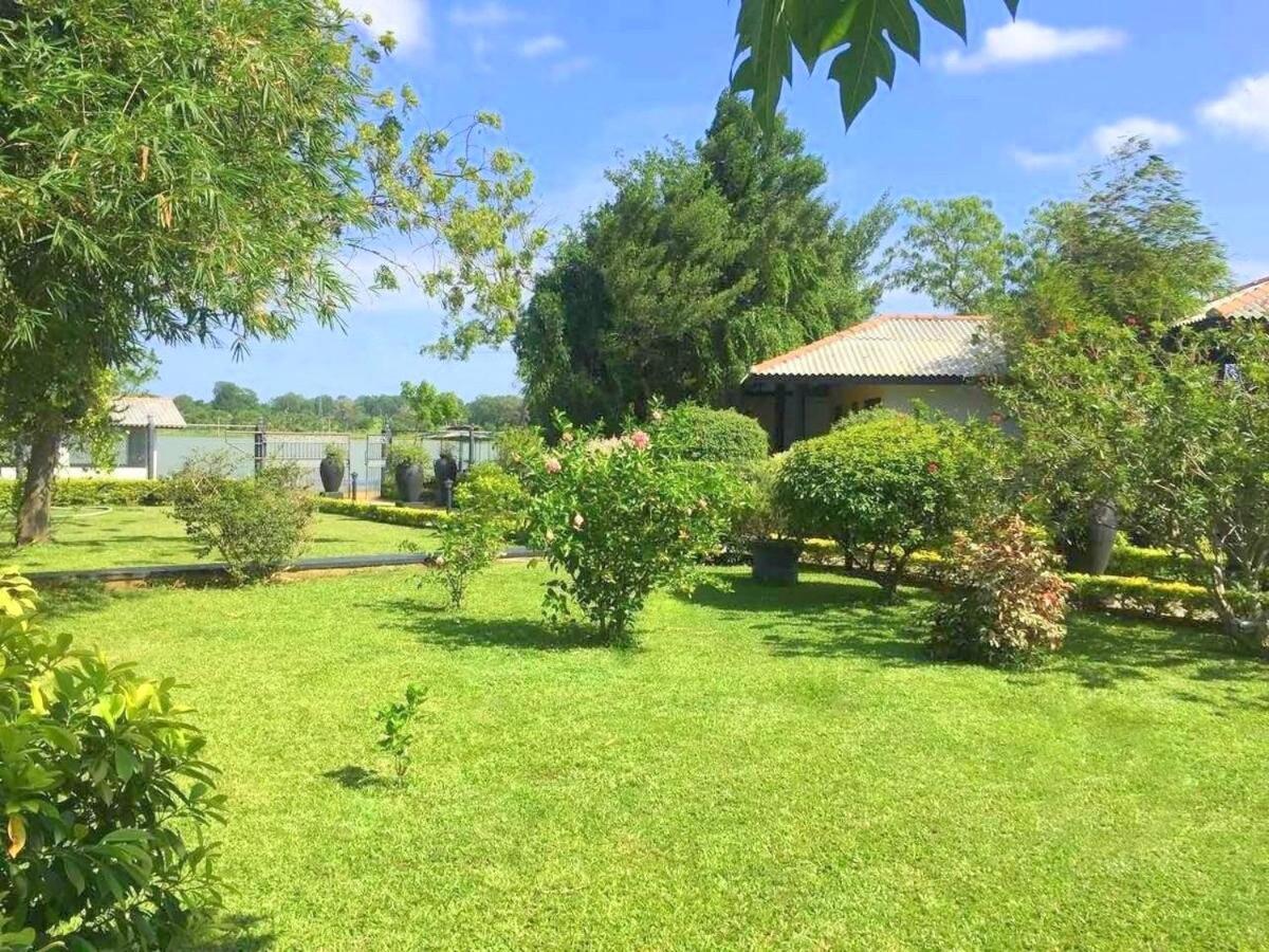 Flower Garden Lake Resort Tissamaharama Bagian luar foto
